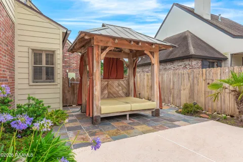 $427,000 | 305 Breemen Circle, Lafayette, LA 70508