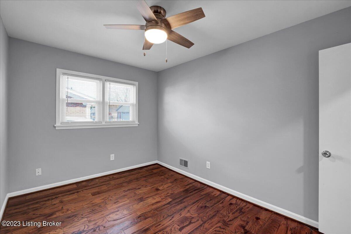 8209 Delido Road Louisville, KY 40219 - Photo 23 of 44 23-8209 Delido Rd-123