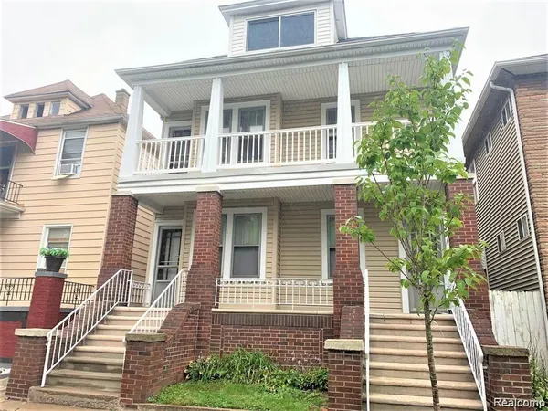 $1,600 | 9459 Mitchell Street, Hamtramck, MI 48212