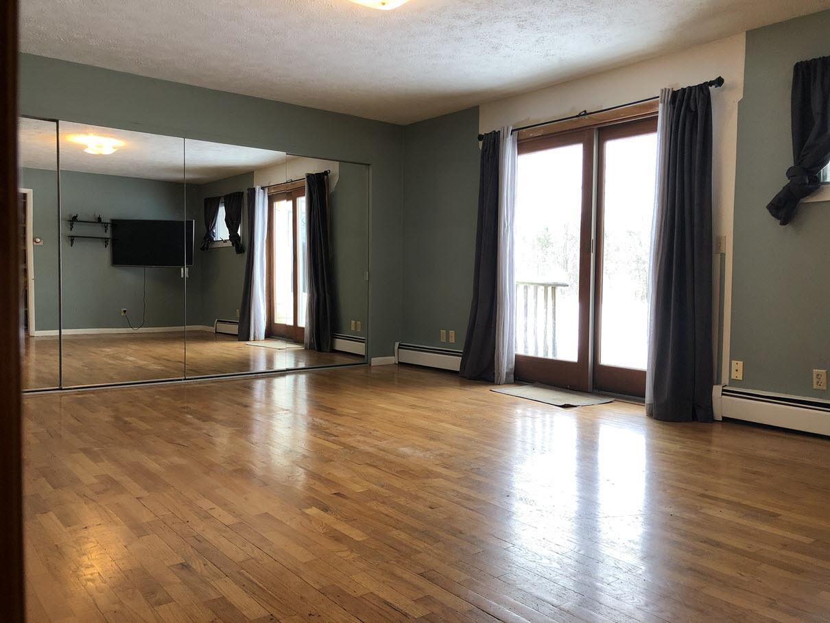 9431 East Cherry Bend Road Traverse City, MI 49684 - Photo 7 of 15 1869595-6.JPG