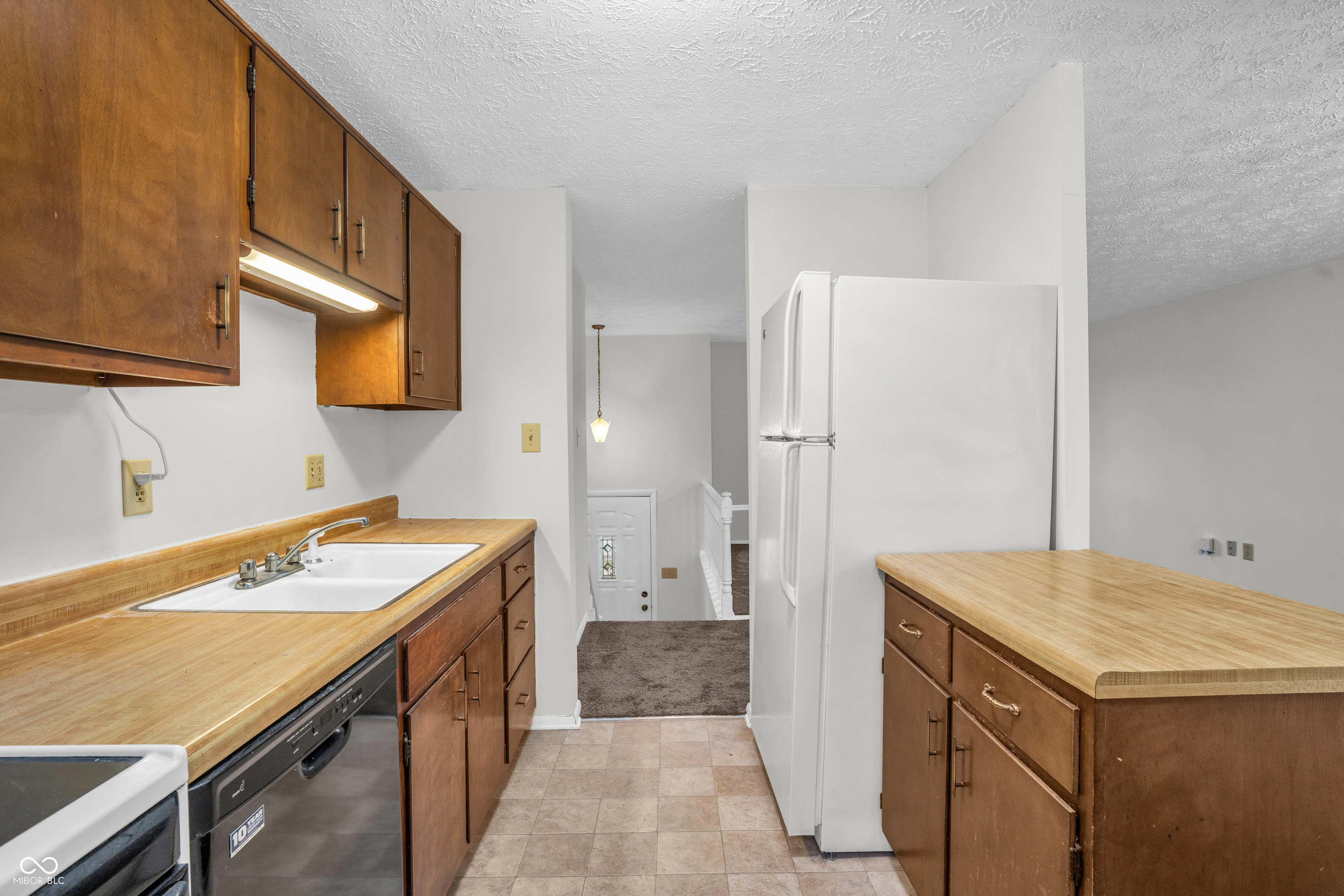 6711 Granner Circle Indianapolis, IN 46221 - Photo 12 of 44