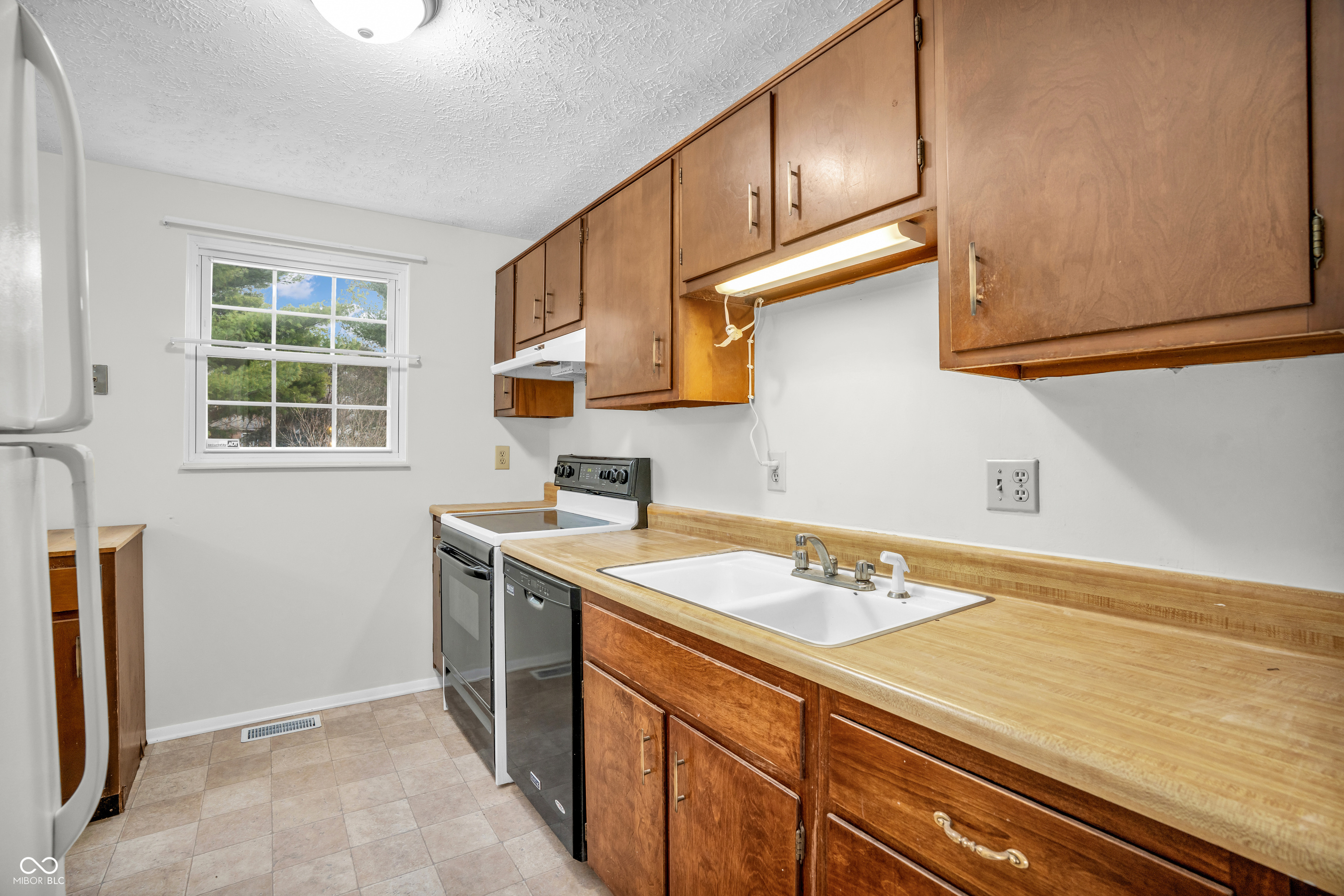 6711 Granner Circle Indianapolis, IN 46221 - Photo 13 of 44