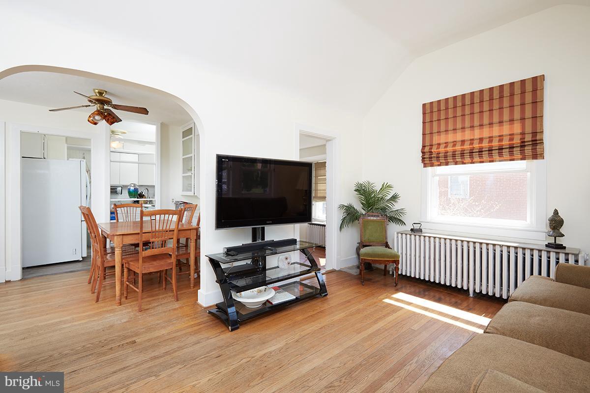 12809 Flack Street Silver Spring, MD 20906 - Photo 5 of 25 Living Room