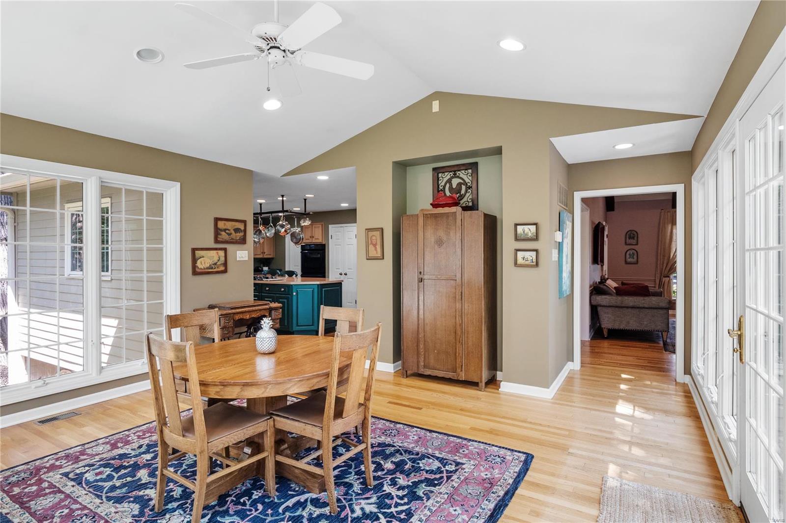 3 Broadview Farm Road Creve Coeur, MO 63141 - Photo 14 of 44 Gallery Image 14