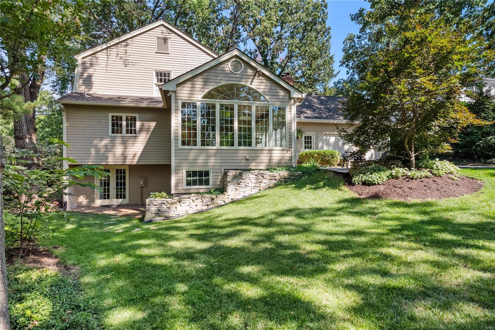 3 Broadview Farm Road Creve Coeur, MO 63141 - Photo 2 of 44 Gallery Image 2