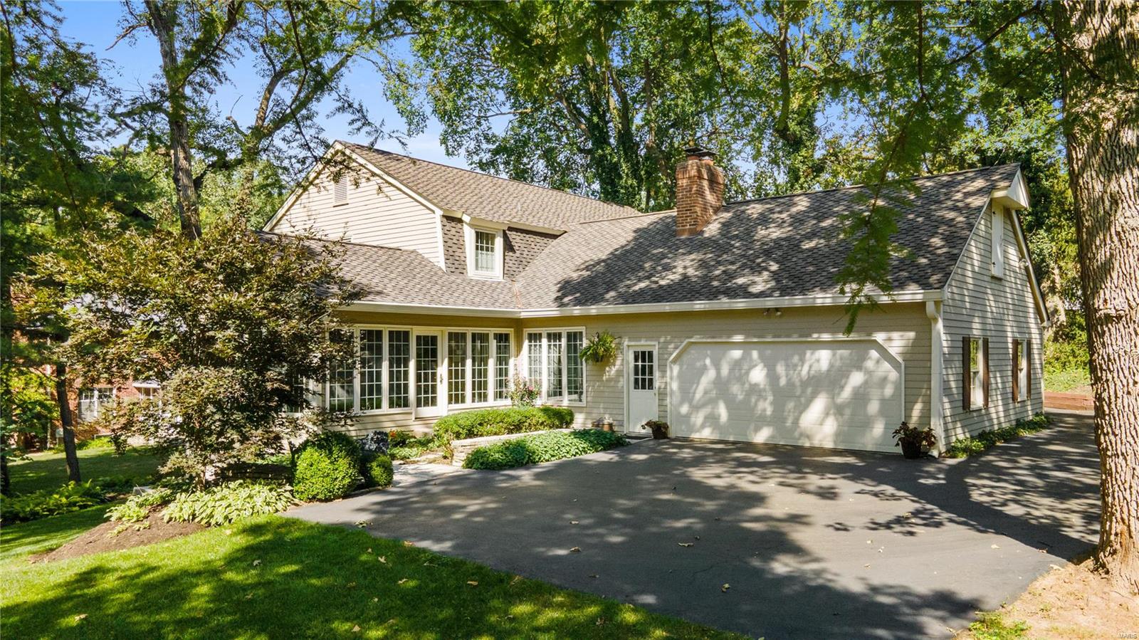 3 Broadview Farm Road Creve Coeur, MO 63141 - Photo 3 of 44 Gallery Image 3