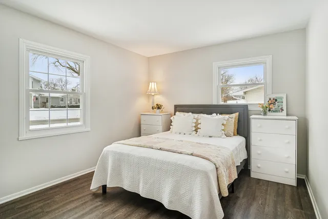 $350,000 | 11 Crestview Terrace, Buffalo Grove, IL 60089