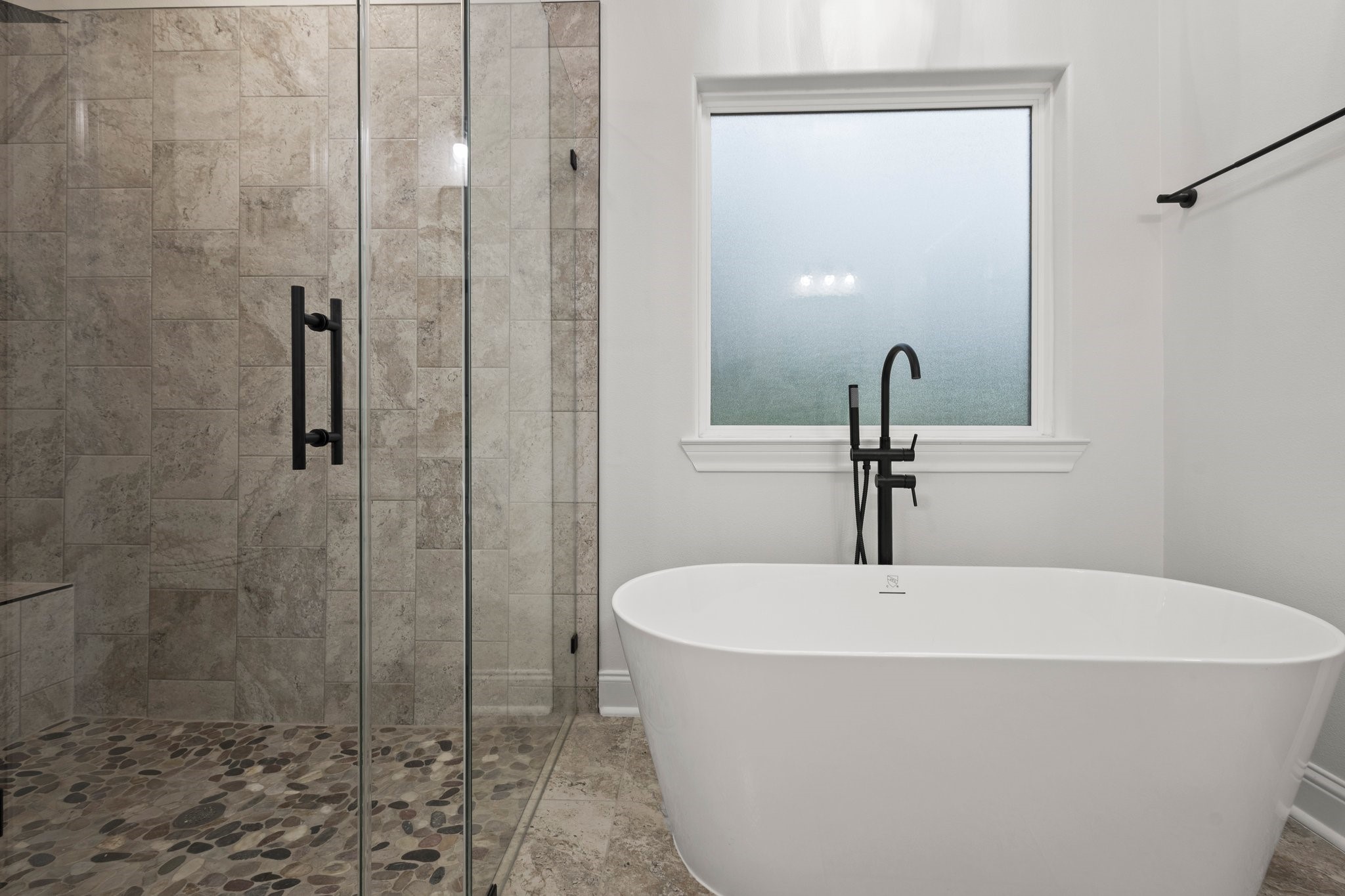 5250 HIghlander Drive Orange, TX 77630 - Photo 12 of 20 a bathroom with a bathtub and shower