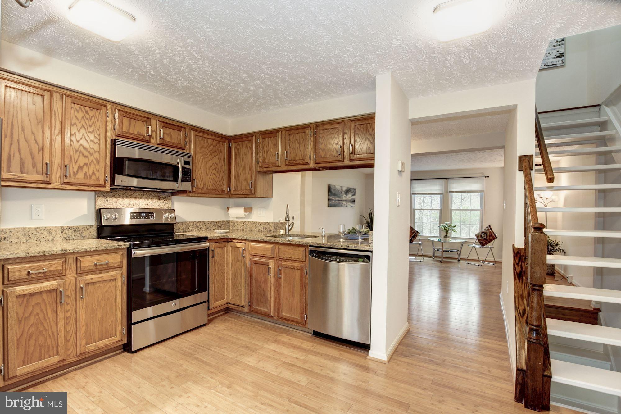 1671 Fieldthorn Drive Reston, VA 20194 - Photo 4 of 27 Gallery Image 4