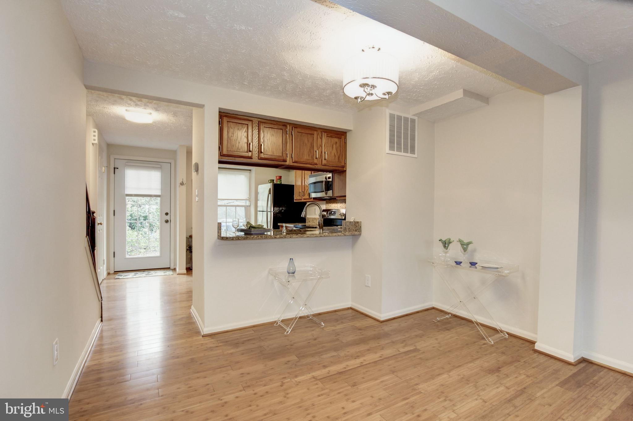1671 Fieldthorn Drive Reston, VA 20194 - Photo 5 of 27 Gallery Image 5