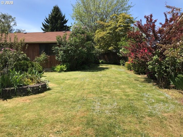 2655 32nd Street Springfield, OR 97477 - Photo 3 of 8