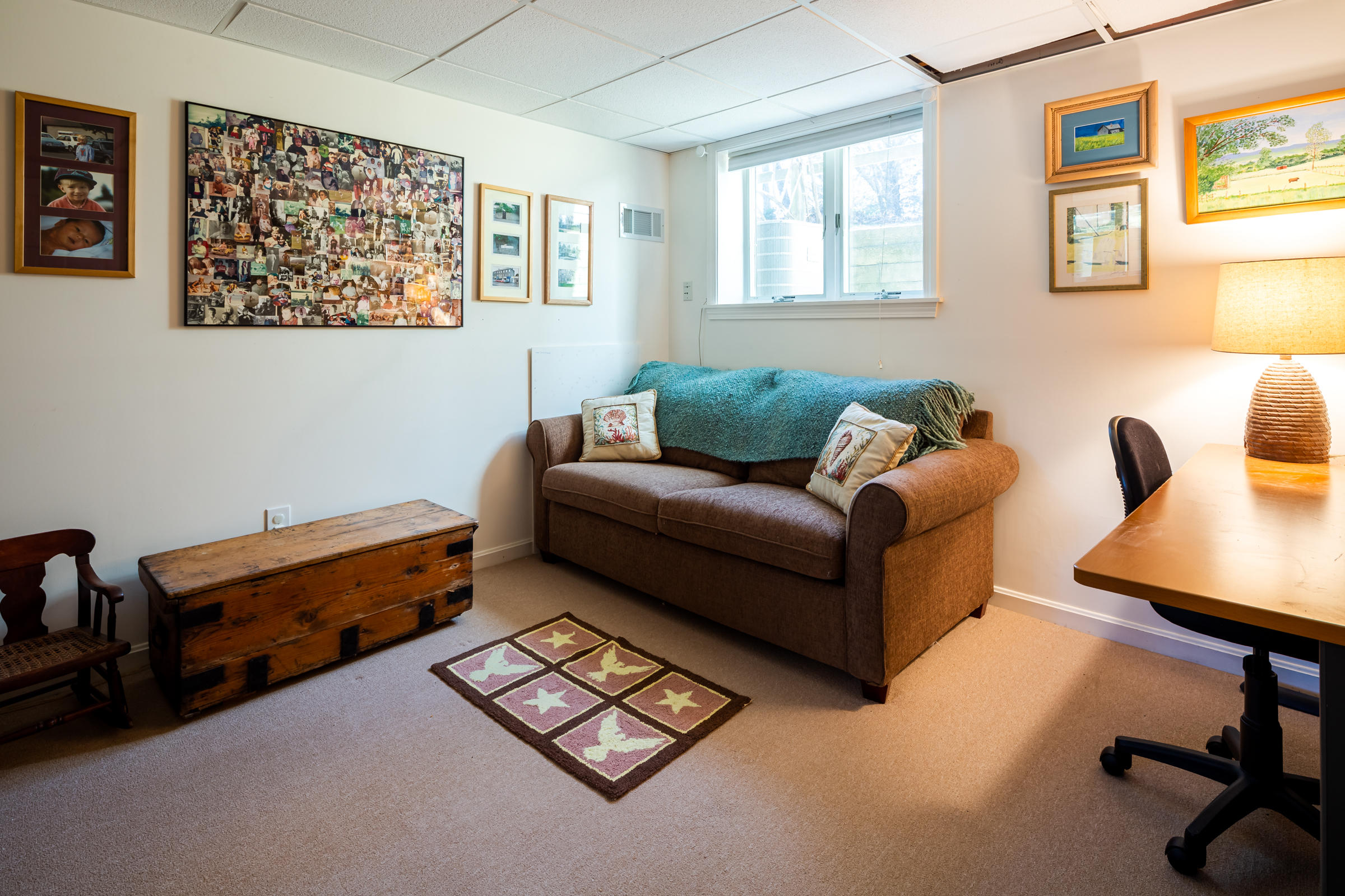 40 Chestnut Drive Orleans, MA 02653 - Photo 29 of 40 a living room with furniture and a window