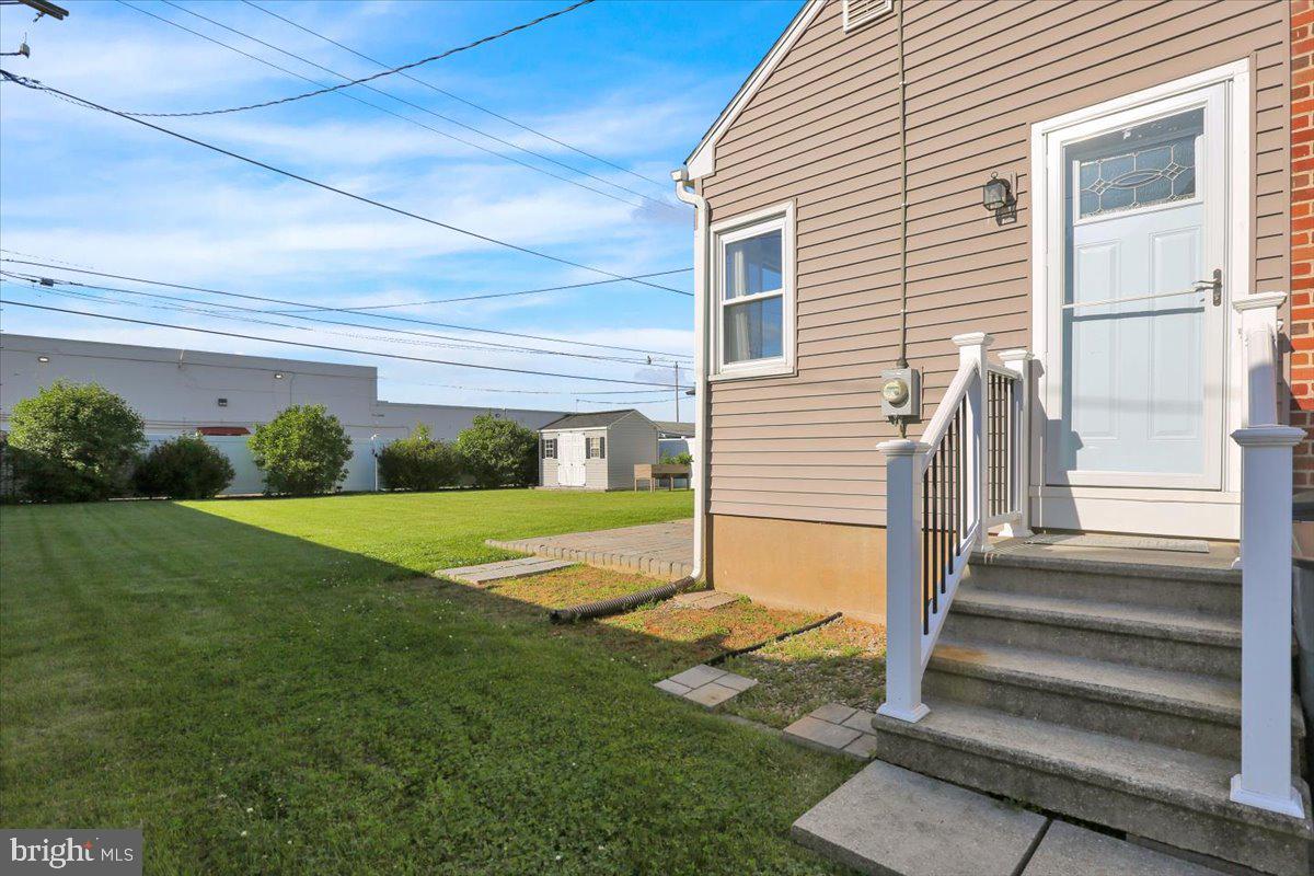 513 Harding Avenue Reading, PA 19607 - Photo 12 of 38