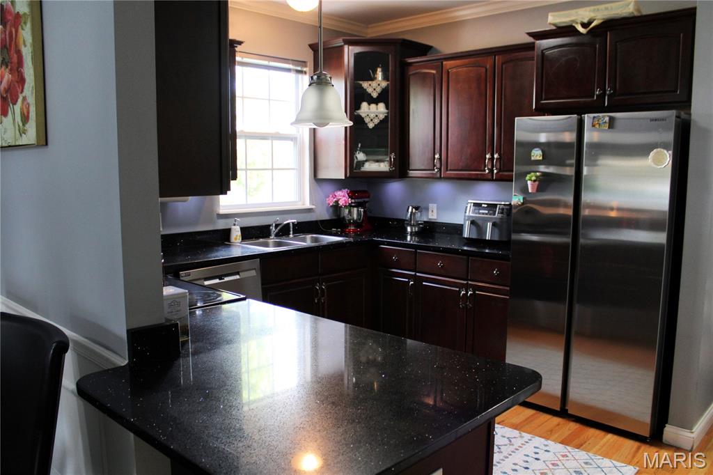 7019 Heege Road, Unit A St. Louis, MO 63123 - Photo 4 of 27