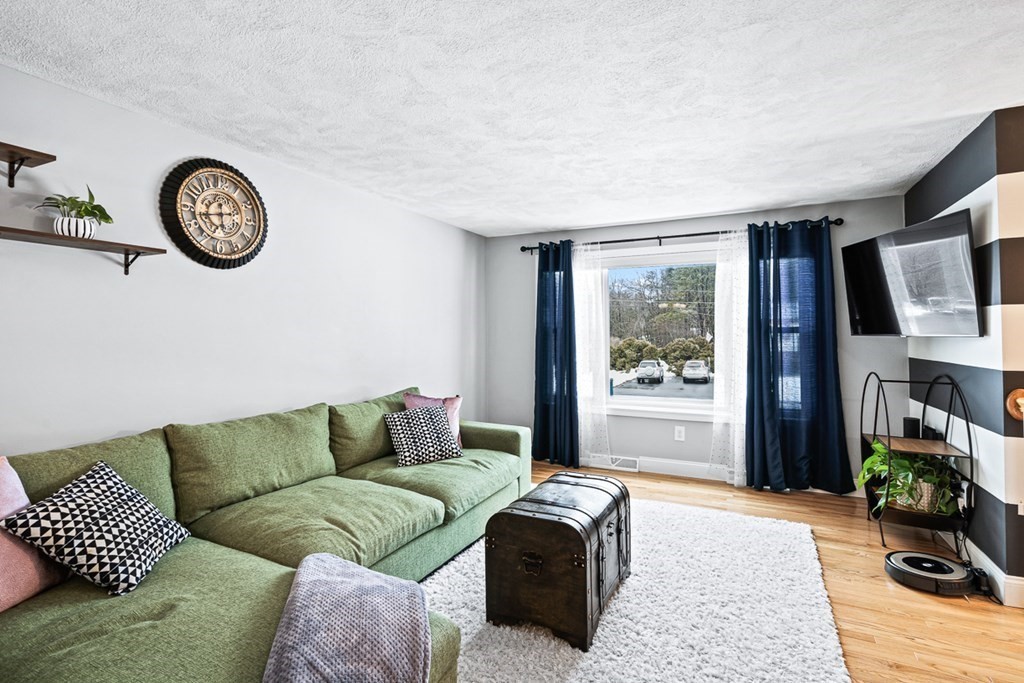 18 Coach Road Billerica, MA 01862 - Photo 4 of 33