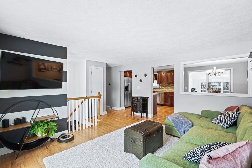 18 Coach Road Billerica, MA 01862 - Photo 5 of 33