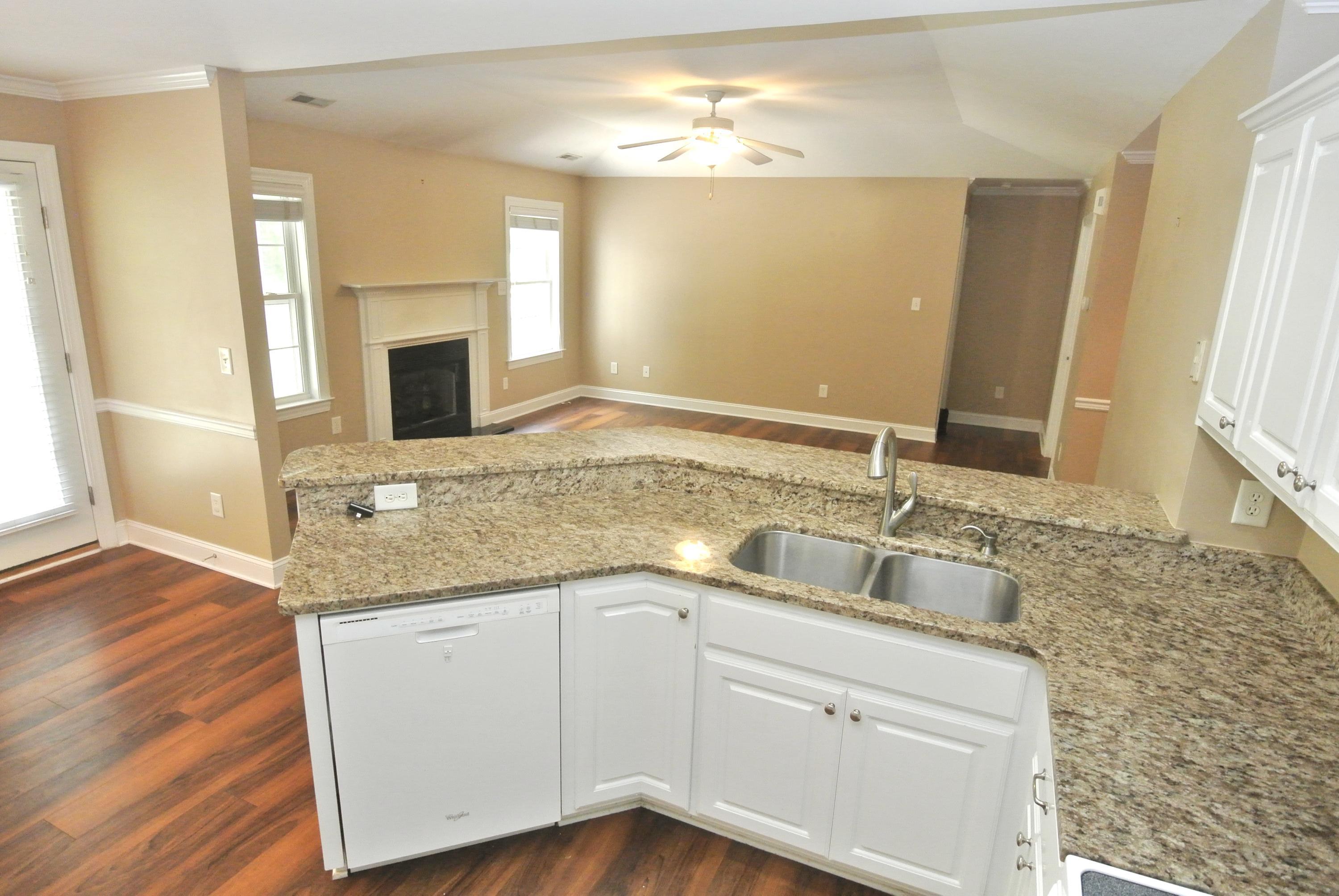 440 Neuchatel Road New Bern, NC 28562 - Photo 12 of 32 Kitchen