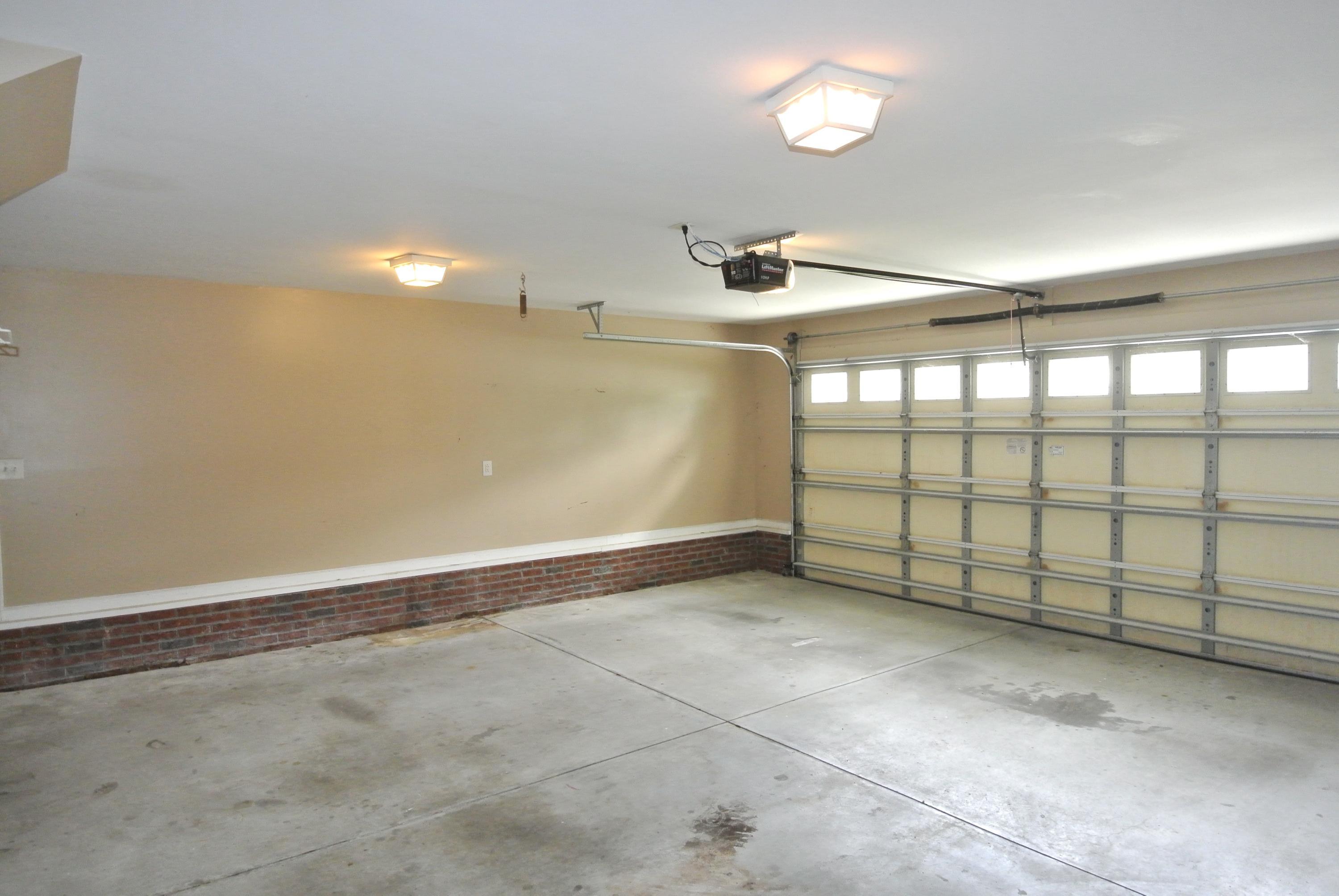 440 Neuchatel Road New Bern, NC 28562 - Photo 28 of 32 Attached garage
