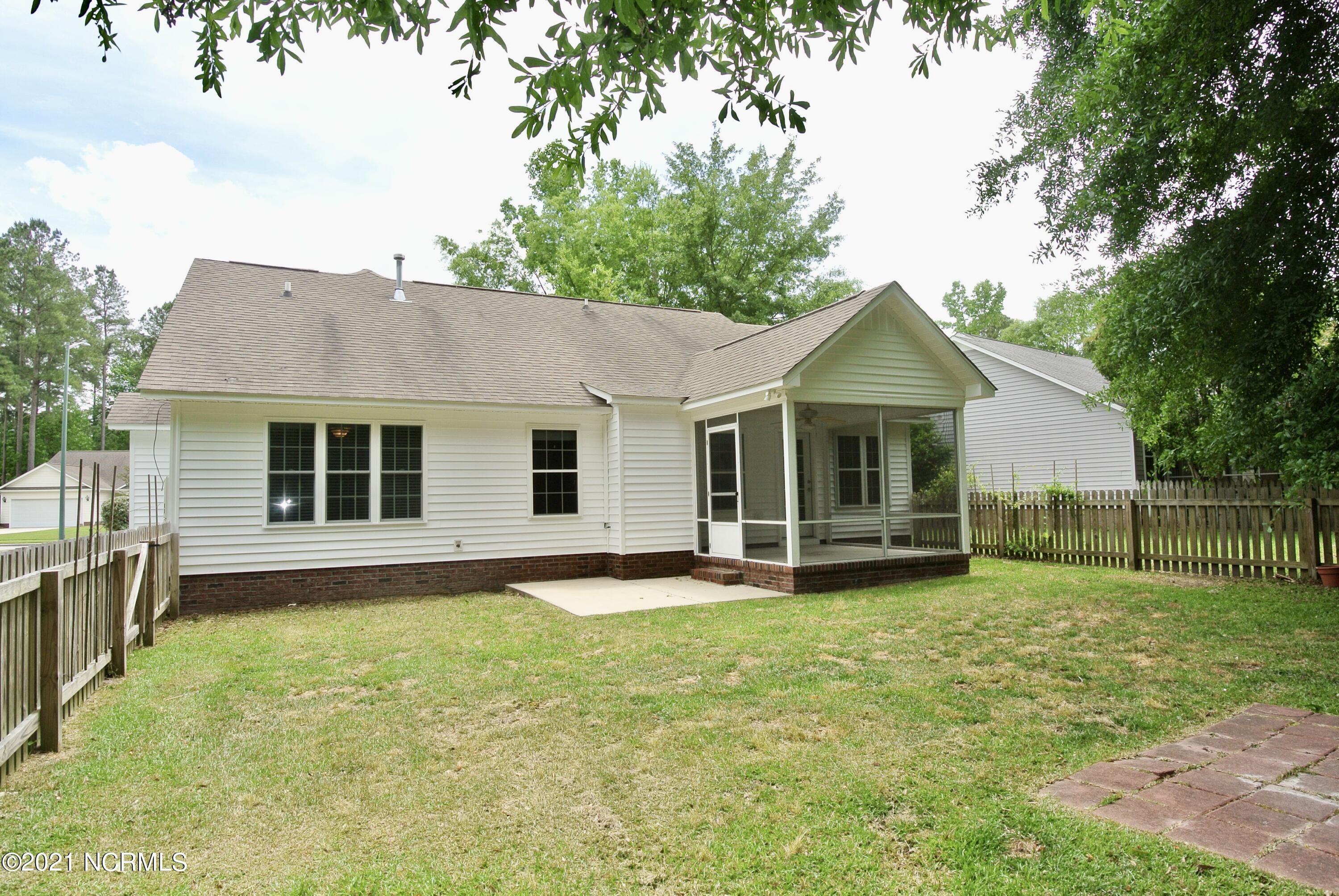 440 Neuchatel Road New Bern, NC 28562 - Photo 29 of 32 Back view of house