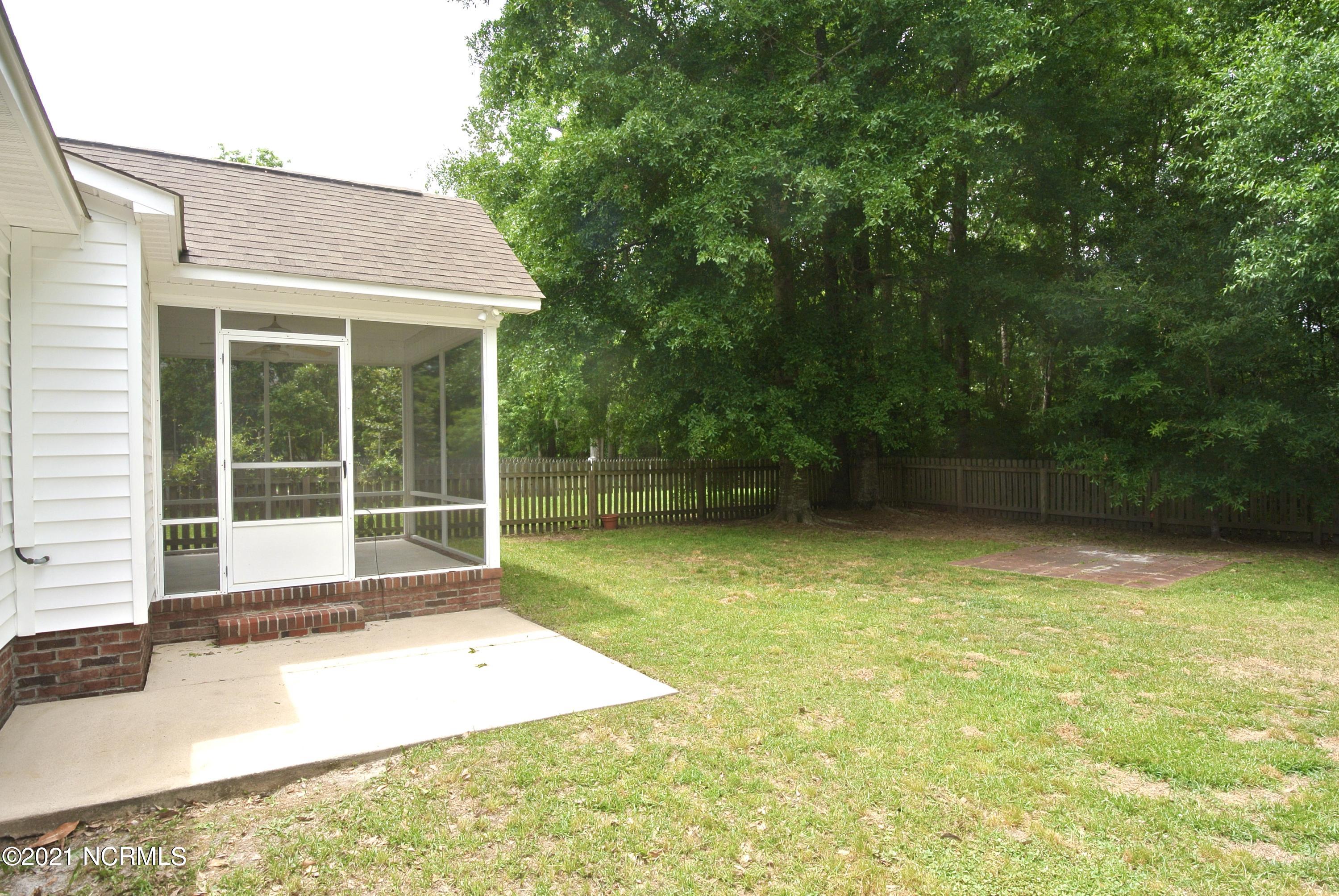 440 Neuchatel Road New Bern, NC 28562 - Photo 30 of 32 View of backyard
