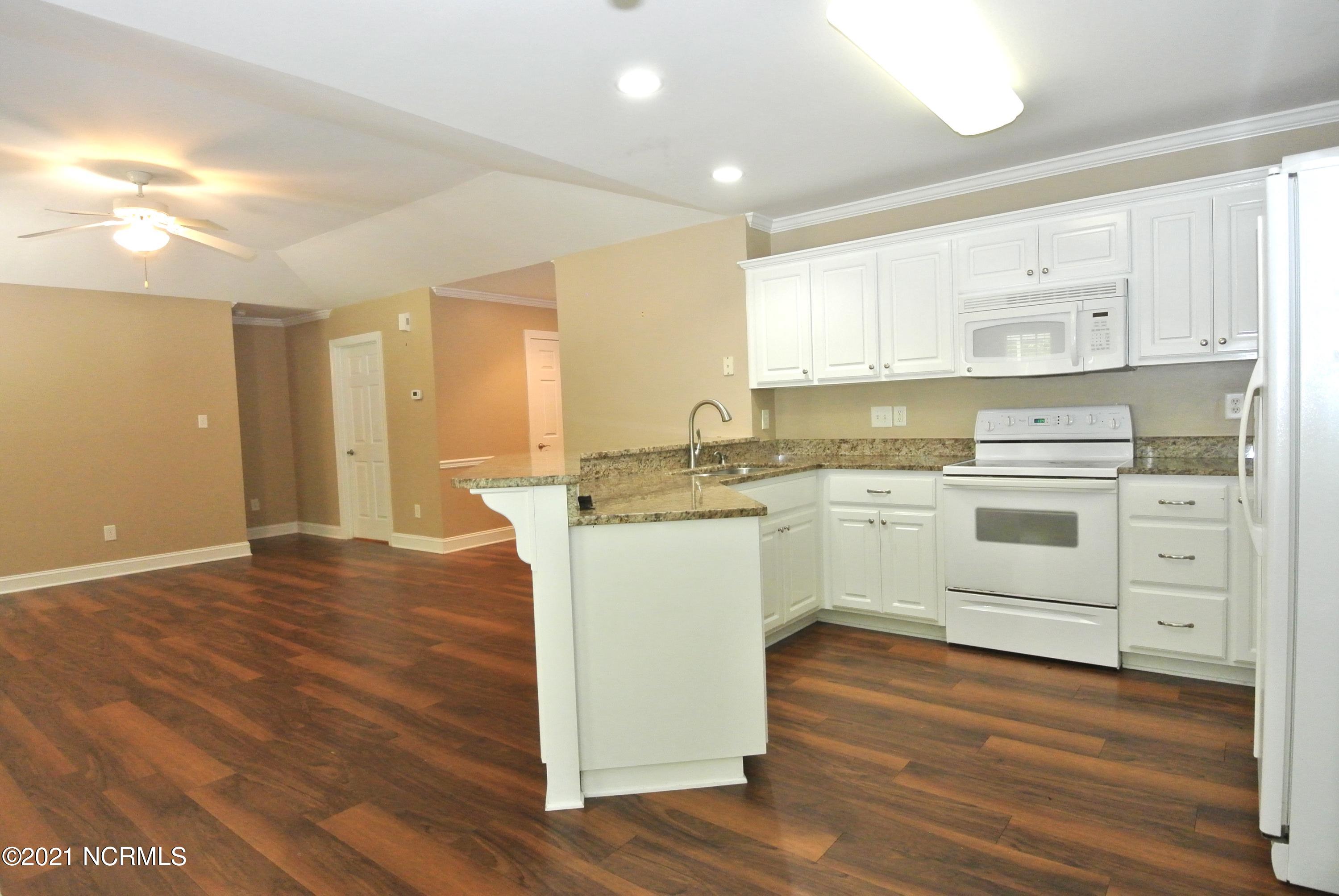 440 Neuchatel Road New Bern, NC 28562 - Photo 10 of 32 DSC_3590