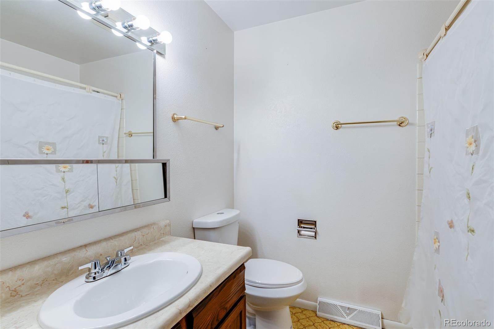 2573 South Rifle Street Aurora, CO 80013 - Photo 5 of 19