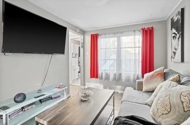 $1,600 | 5005 9th Avenue South, Gulfport, FL 33707