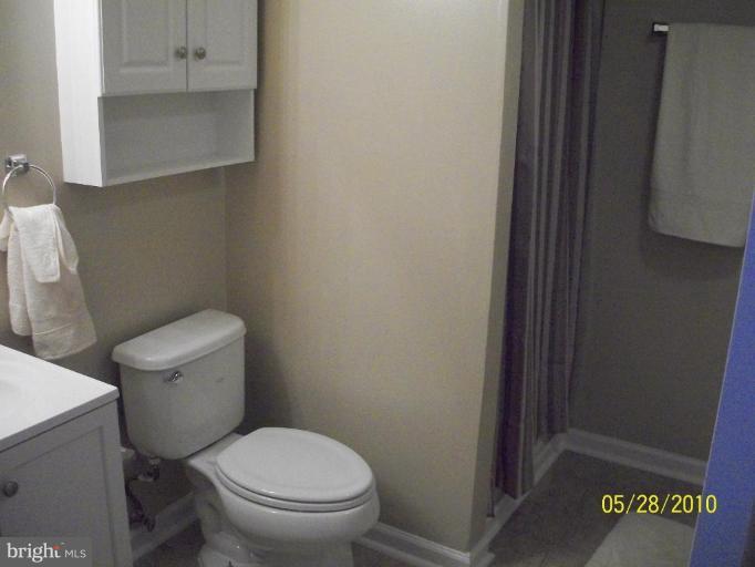 11401 Idlewood Road Silver Spring, MD 20906 - Photo 12 of 15 Bath #2
