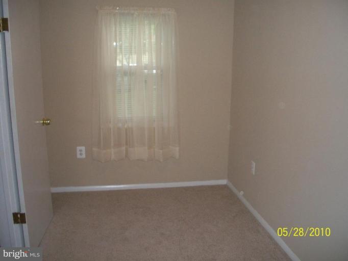 11401 Idlewood Road Silver Spring, MD 20906 - Photo 4 of 15 Bonus room off of BR, sitting room or large closet