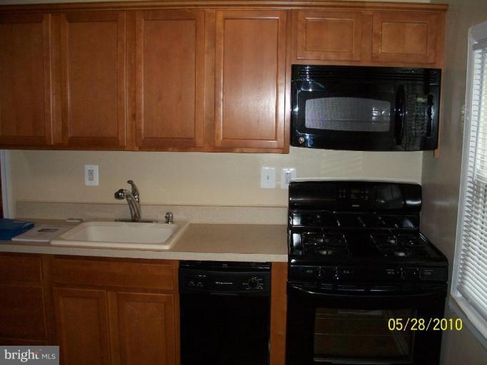 11401 Idlewood Road Silver Spring, MD 20906 - Photo 8 of 15 Kitchen