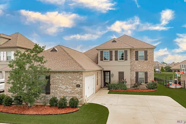 $430,000 | 3624 Cruden Bay Drive, Zachary, LA 70791