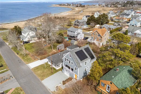 $1,050,000 | 107 Dighton Avenue, Portsmouth, RI 02871