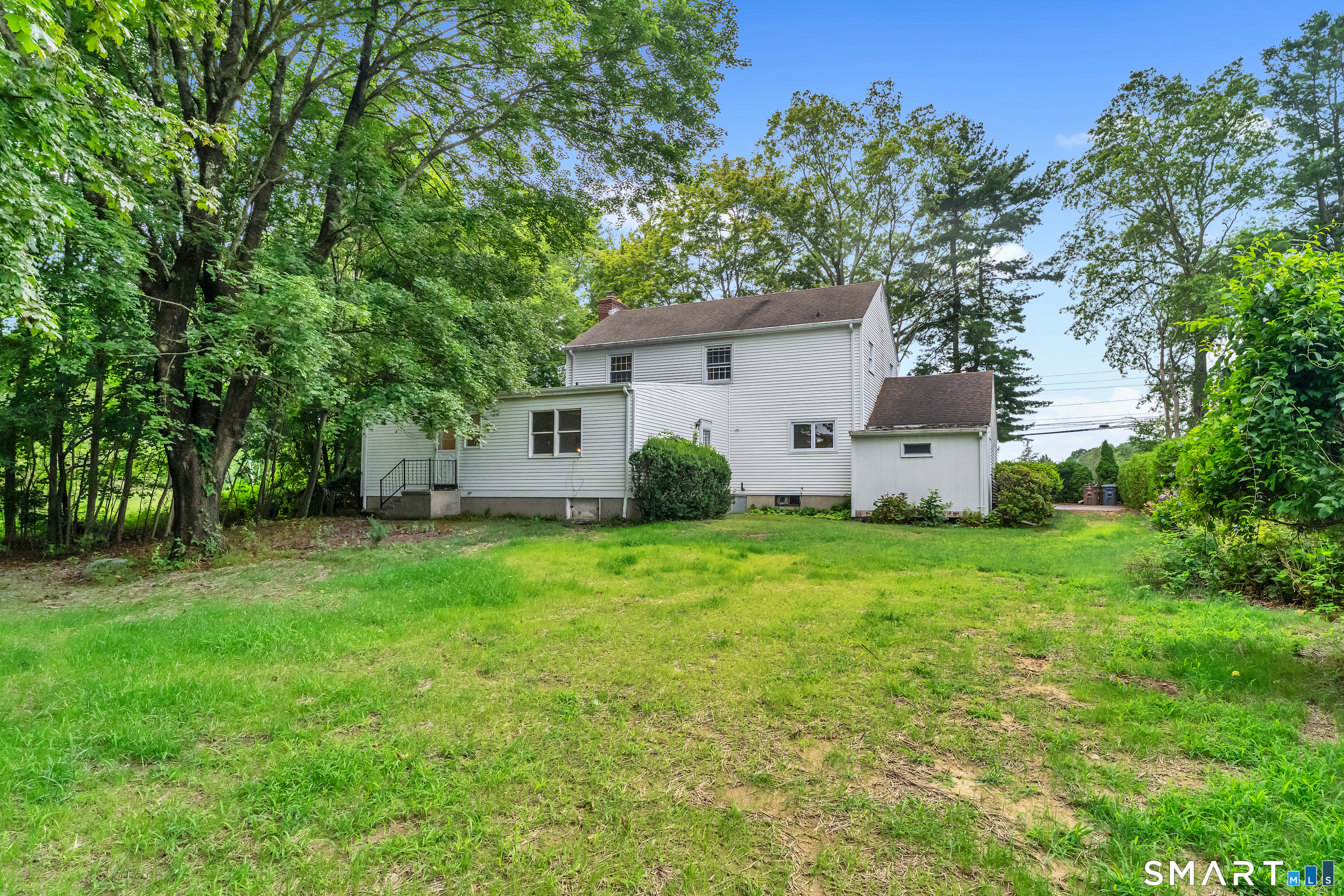 129 Chesterfield Road East Lyme, CT 06333 - Photo 6 of 40