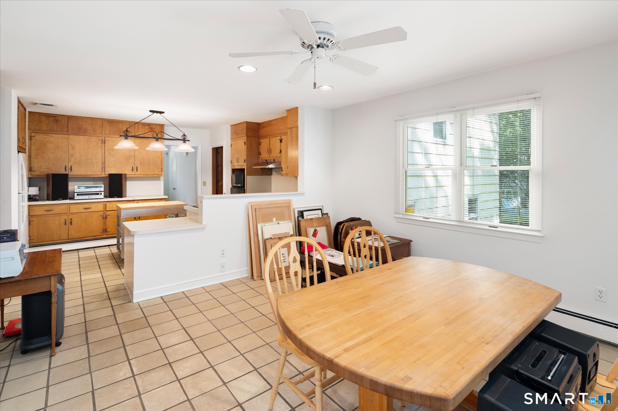 325 Den Road Stamford, CT 06903 - Photo 9 of 31 Gallery Image 9