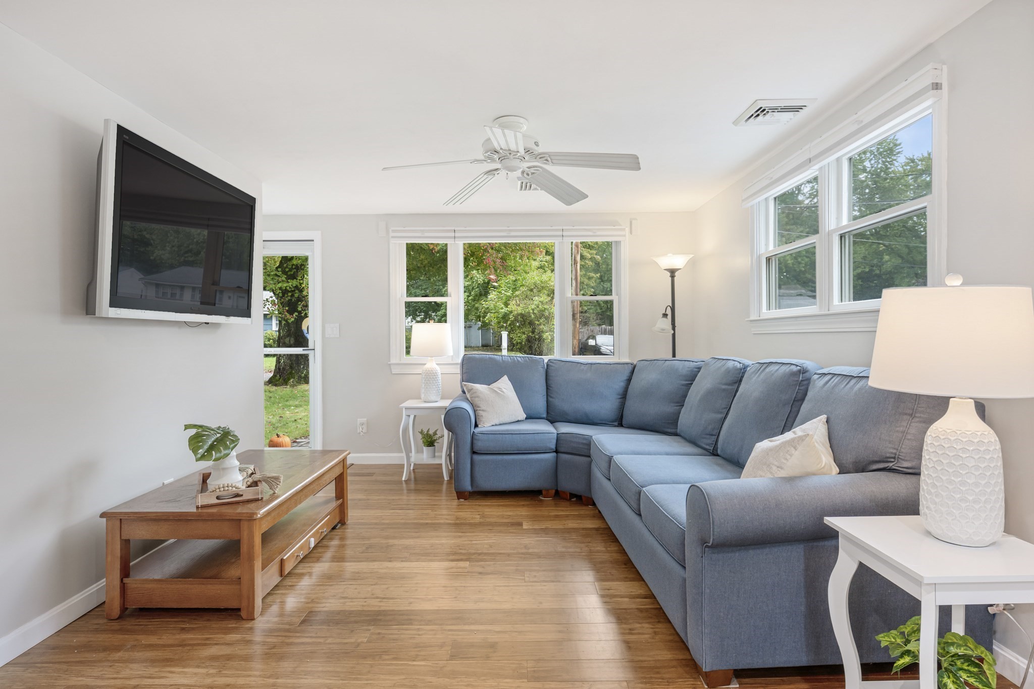 12 Kennedy Road Bellingham, MA 02019 - Photo 4 of 25 Gallery Image 4