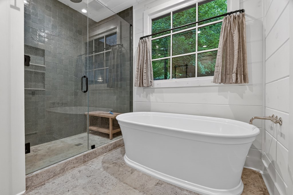 30 Cherokee Lane Blue Ridge, GA 30513 - Photo 36 of 89 Master Bath
