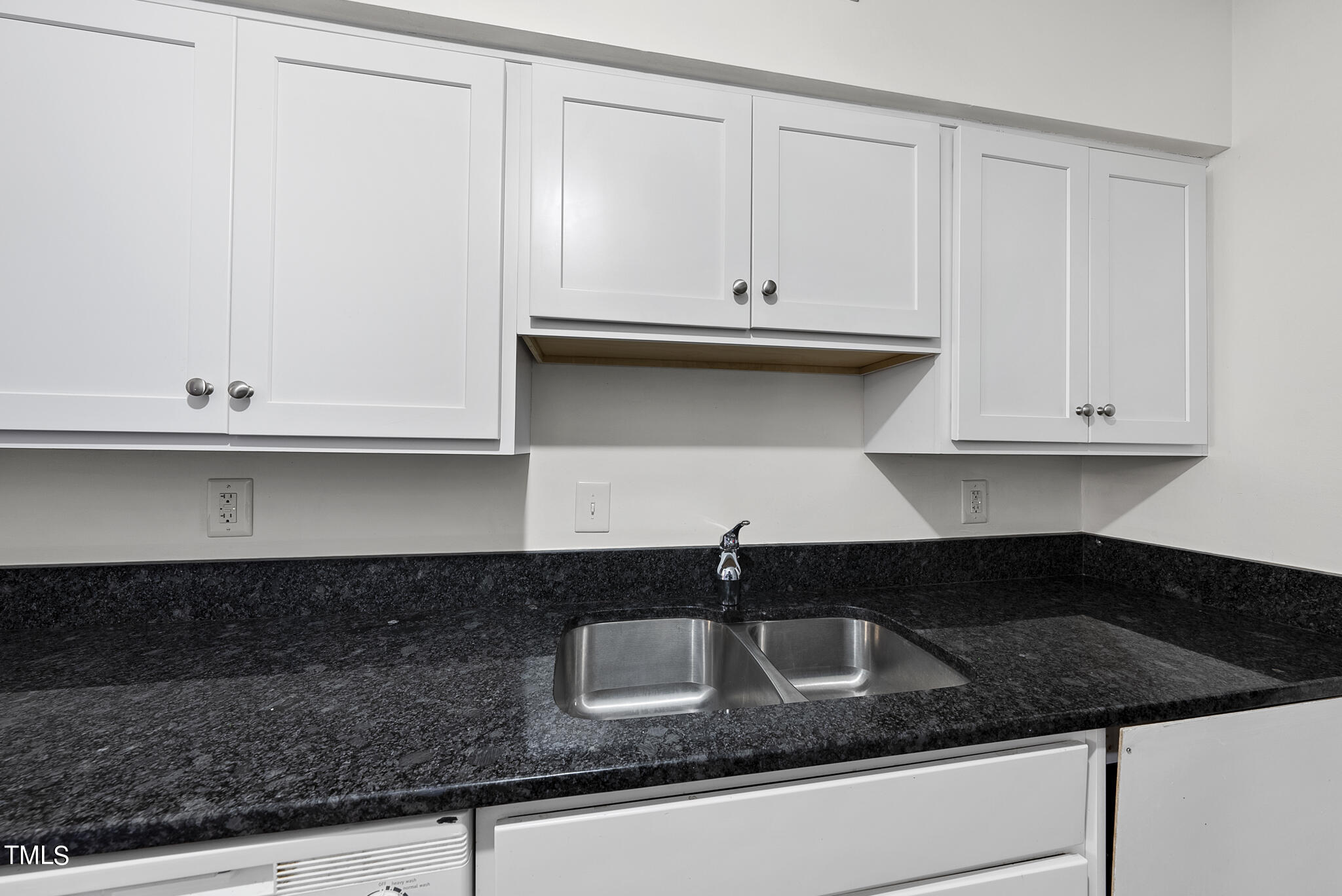 4701 Edwards Mill Road, Unit C Raleigh, NC 27612 - Photo 11 of 20 Kitchen