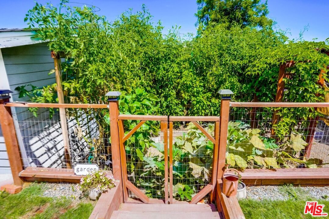 6116 Springvale Drive Los Angeles, CA 90042 - Photo 26 of 33 a view of a small garden