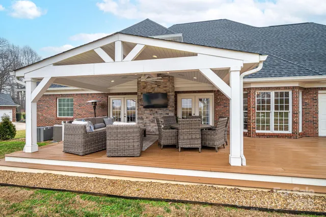 $669,000 | 3578 Savannah Lane, Claremont, NC 28610