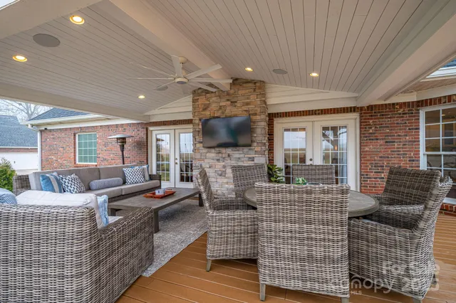 $669,000 | 3578 Savannah Lane, Claremont, NC 28610