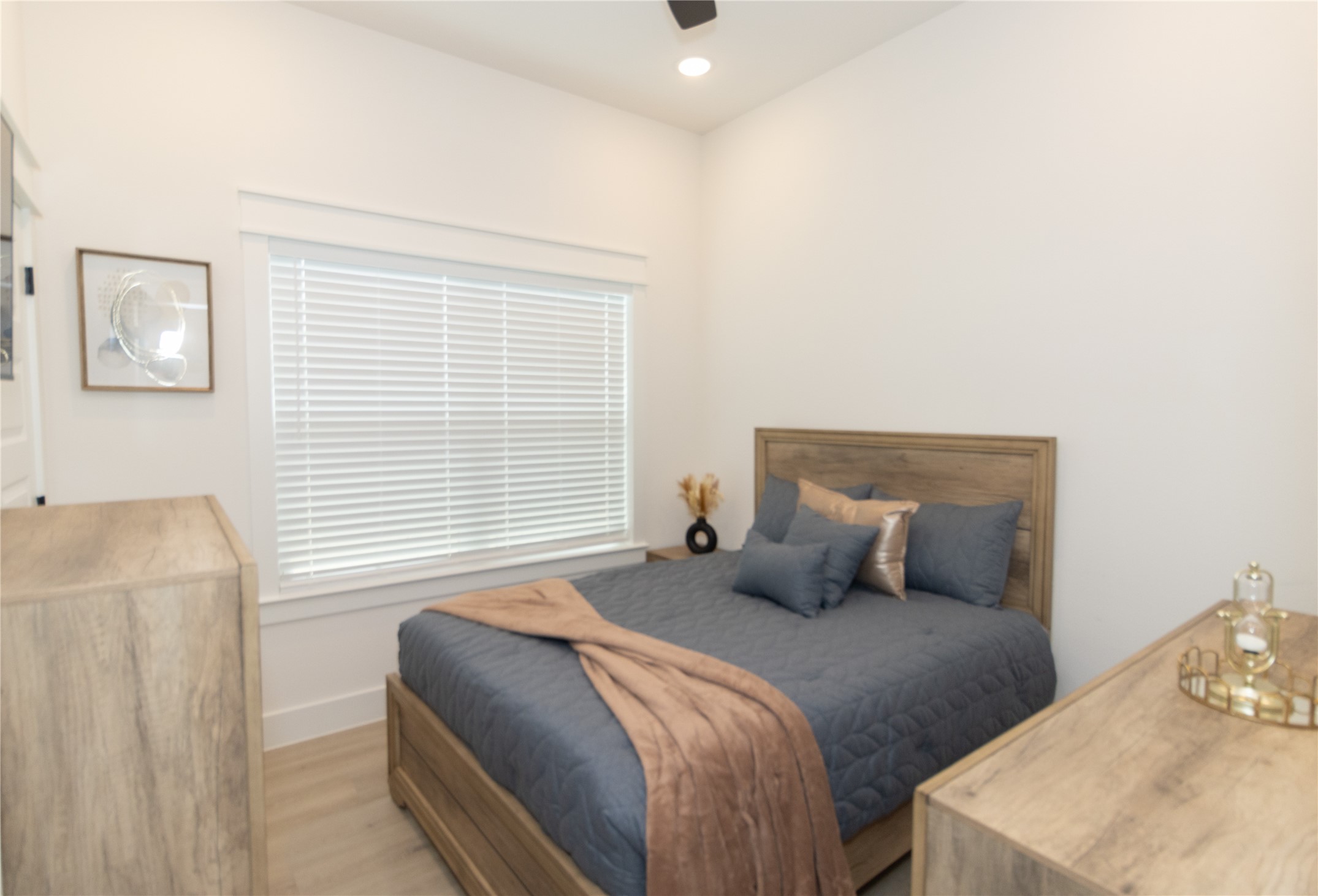 4902 Higgins Street, Unit B Houston, TX 77033 - Photo 25 of 39 a bedroom with a bed and a window