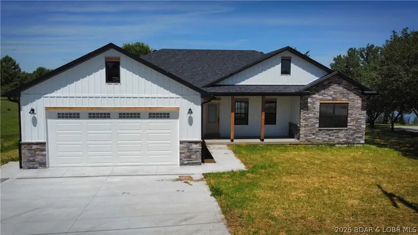 $349,900 | 223 Crescent Drive, Lincoln, MO 65338