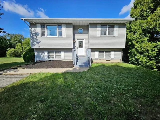 $285,000 | 647 North Calumet Road, Chesterton, IN 46304