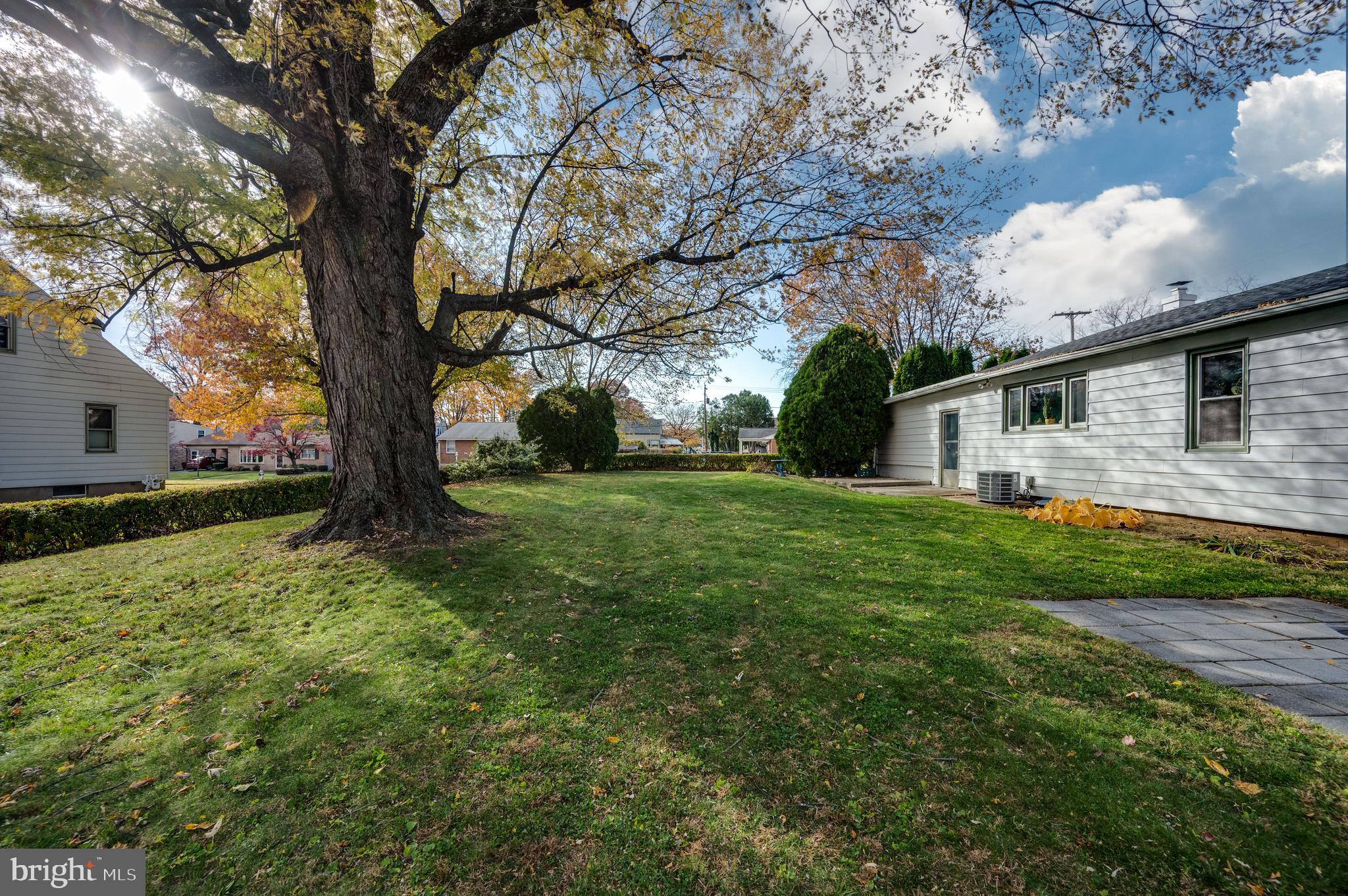 602 Harding Avenue Reading, PA 19607 - Photo 36 of 38 a front view of house with yard and green space