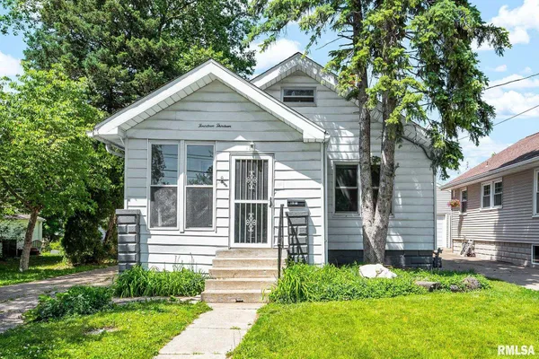 $1,500 | 1413 West Gilbert Avenue, Peoria, IL 61604