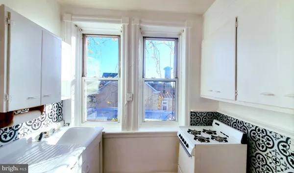 $1,900 | 1038 Brunswick Avenue, Unit 7, Trenton, NJ 08638