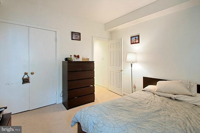 1808 Belmont Road Northwest, Unit 3 Washington, DC 20009 - Photo 2 of 14 Bedroom (Master)