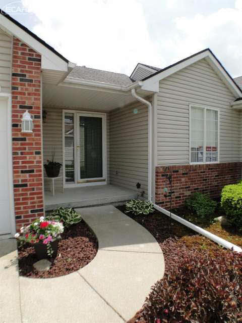 2065 West Ridge Drive Davison, MI 48423 - Photo 2 of 18 20439127-1.JPG