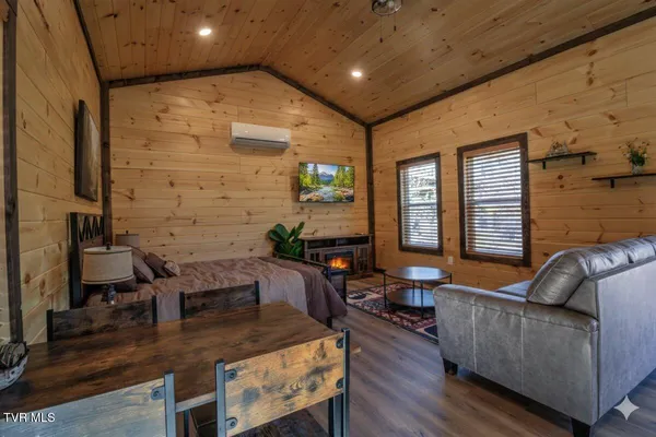 $298,900 | 191 Tn-32 Highway, Cosby, TN 37722