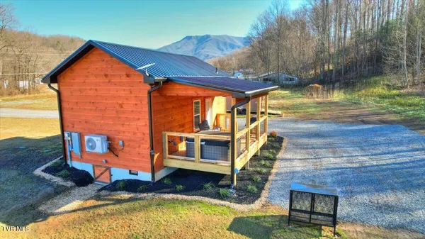 $298,900 | 191 Tn-32 Highway, Cosby, TN 37722